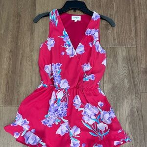 Everly size small pink floral romper